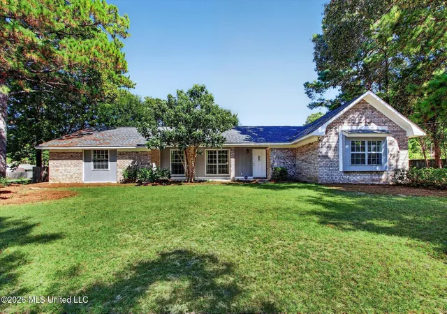 Photo 1 of Sale Pending at 147 Somerset Dr, Hattiesburg, MS 39402 | MLS# 4164171 | Listing updated on 2026-10-02