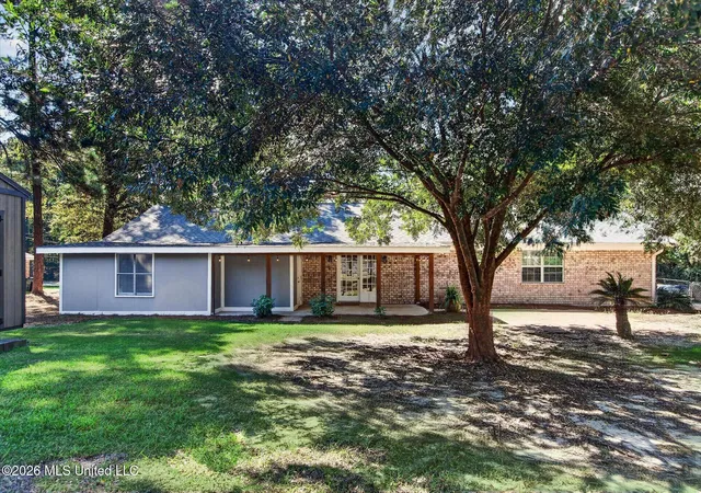 Photo 2 of Sale Pending at 147 Somerset Dr, Hattiesburg, MS 39402 | MLS# 4164171 | Listing updated on 2026-10-02