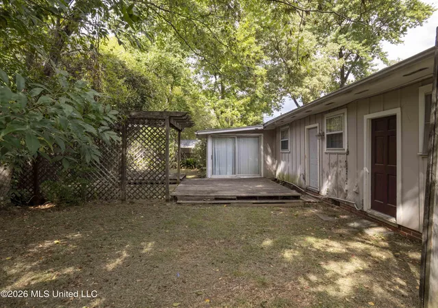 Photo 3 of Sale Pending at 4521 Ridgewood Rd, Jackson, MS 39211 | MLS# 4164705 | Listing updated on 2026-10-19