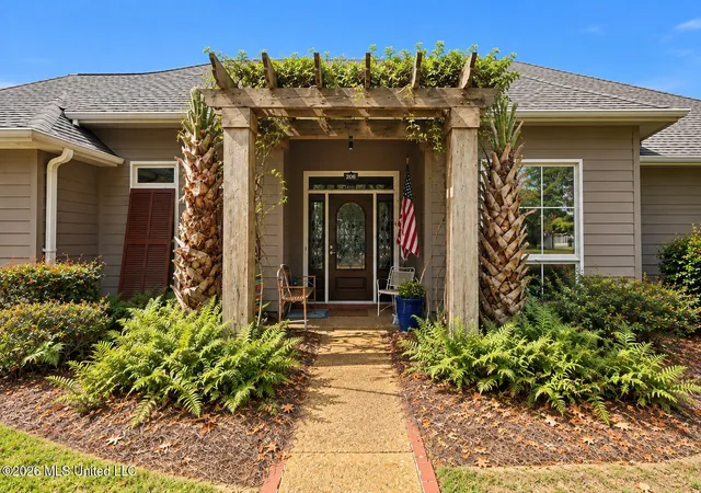 Photo 2 of Single family home for sale at 206 Hillside St, Ridgeland, MS 39157 | MLS# 4164693 | Listing updated on 2026-10-19