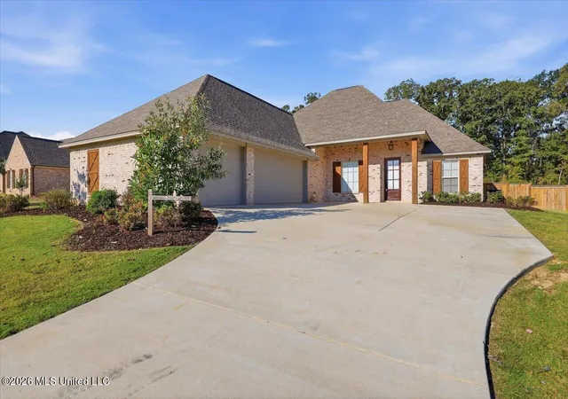 Photo 1 of Single family home for sale at 112 Richburg Ct, Pearl, MS 39208 | MLS# 4164357 | Listing updated on 2026-10-30