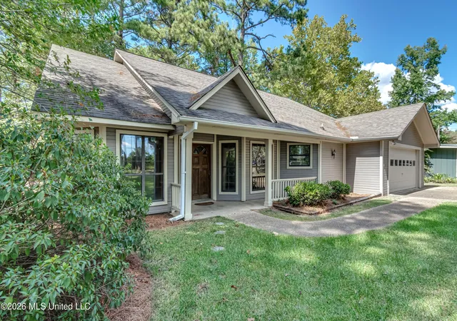 Photo 1 of Single family home for sale at 333 Lake Harbor Rd, Brandon, MS 39047 | MLS# 4164518 | Listing updated on 2026-10-16
