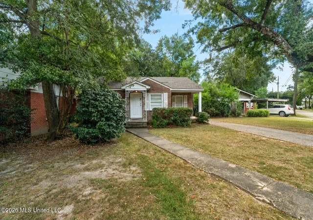 Photo 2 of Single family home for sale at 610 Mamie St, Hattiesburg, MS 39401 | MLS# 4164363 | Listing updated on 2026-10-02