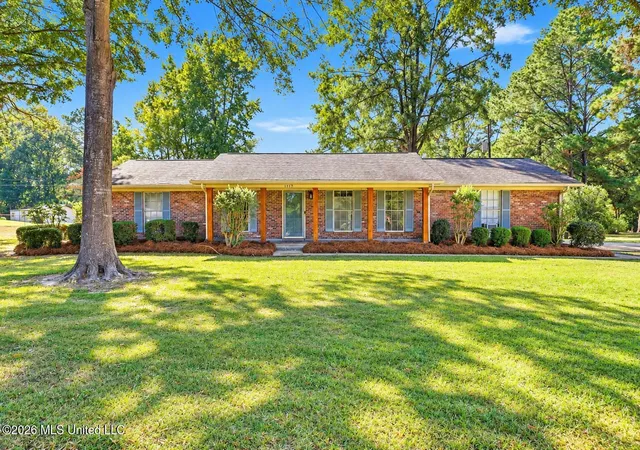 Photo 1 of Sale Pending at 1302 Sunset Dr, Canton, MS 39046 | MLS# 4164367 | Listing updated on 2026-10-04