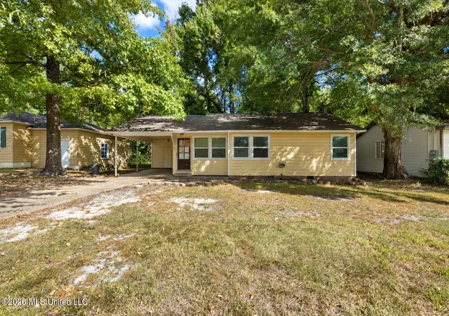 Photo 3 of Single family home for sale at 711 Myrtle St, Hattiesburg, MS 39401 | MLS# 4164374 | Listing updated on 2026-10-02