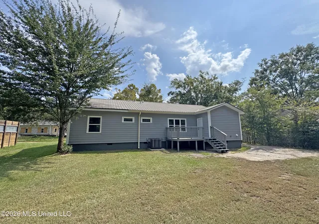 Photo 3 of Single family home for sale at 509 N Jackson St, Brookhaven, MS 39601 | MLS# 4164390 | Listing updated on 2026-10-14