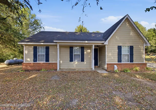 Photo 1 of Sale Pending at 10120 Fox Gate Dr, Hernando, MS 38632 | MLS# 4164557 | Listing updated on 2026-10-09
