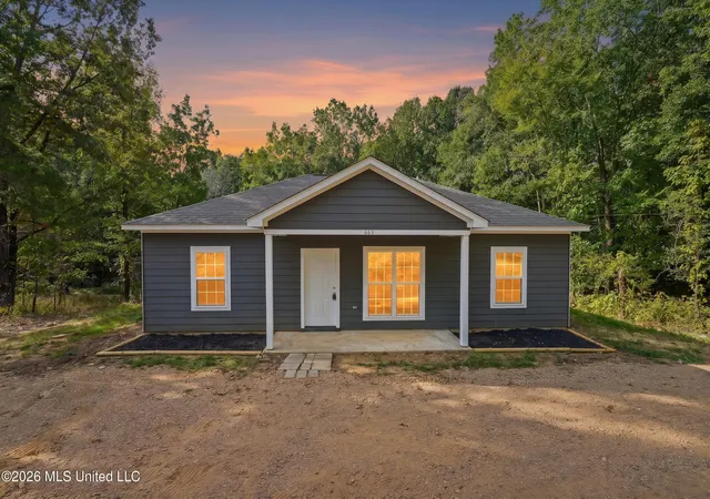 Photo 1 of Single family home for sale at 663 Ridge Rd, Sarah, MS 38665 | MLS# 4164428 | Listing updated on 2026-10-03