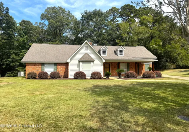 Photo 1 of Sale Pending at 112 Greenwood Ln, Natchez, MS 39120 | MLS# 4164426 | Listing updated on 2026-10-26