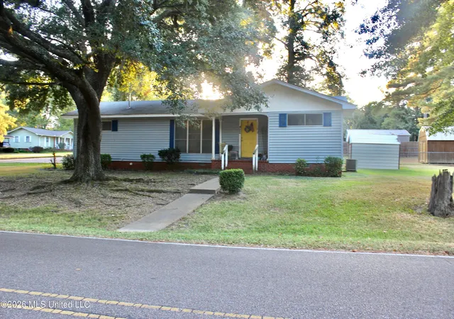 Photo 1 of Single family home for sale at 422 Weems Dr, Canton, MS 39046 | MLS# 4164564 | Listing updated on 2026-10-05