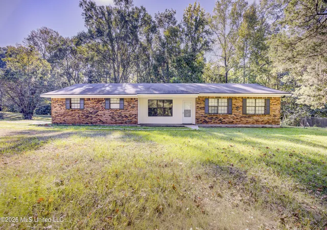 Photo 1 of Single family home for sale at 1060 Holt Dr, Port Gibson, MS 39150 | MLS# 4164472 | Listing updated on 2026-10-03