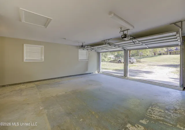 Photo 3 of Single family home for sale at 1060 Holt Dr, Port Gibson, MS 39150 | MLS# 4164472 | Listing updated on 2026-10-03