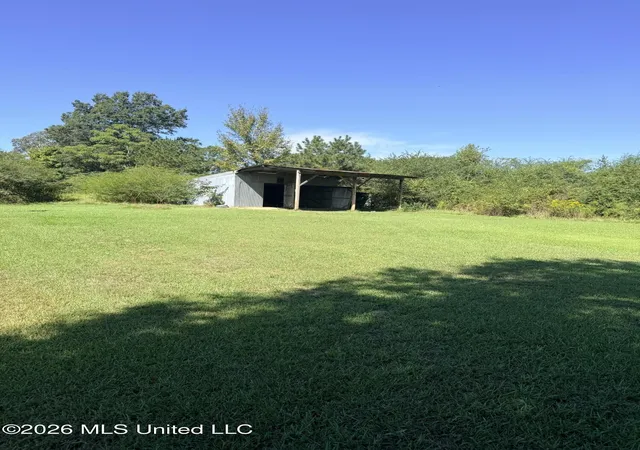 Photo 3 of Single family home for sale at 6563 Pleasant Grv Rd, Carthage, MS 39051 | MLS# 4164593 | Listing updated on 2026-10-05