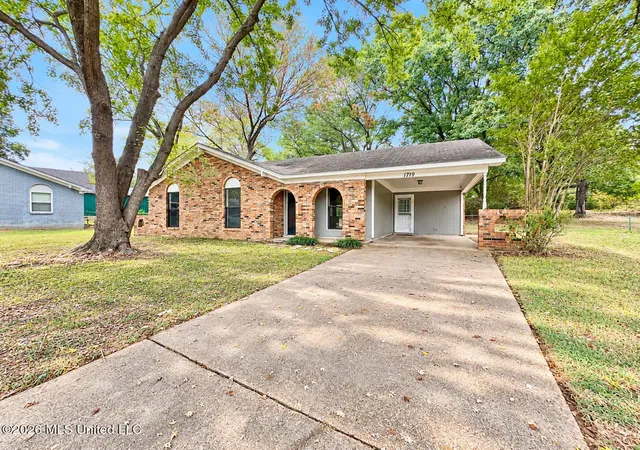 Photo 2 of Sale Pending at 1719 Brown Cvs, Southaven, MS 38671 | MLS# 4164463 | Listing updated on 2026-10-10