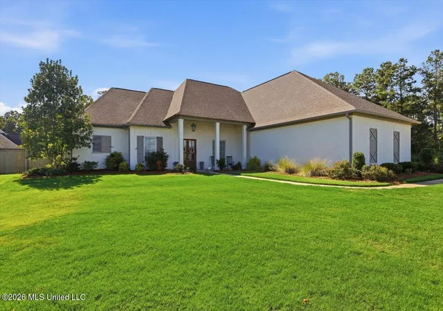 Photo 1 of Sale Pending at 403 W Oak Cir, Madison, MS 39110 | MLS# 4164717 | Listing updated on 2026-10-09