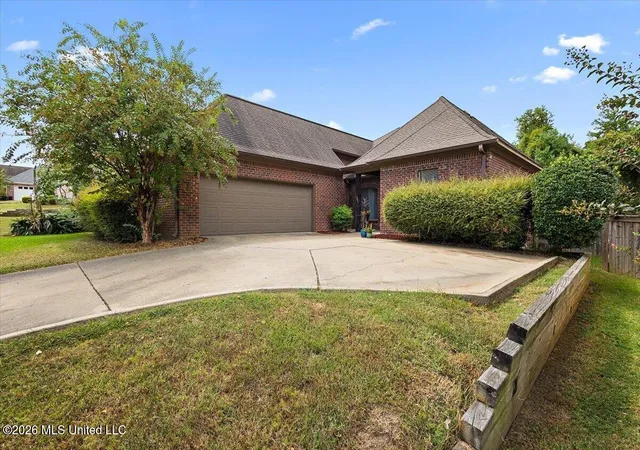 Photo 3 of Single family home for sale at 307 Carr Meadow Dr, Ridgeland, MS 39157 | MLS# 4164477 | Listing updated on 2026-10-13