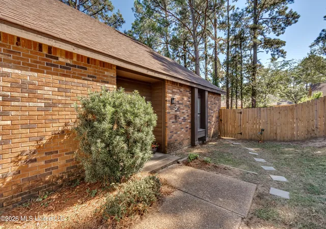 Photo 1 of Single family home for sale at 5 Dove Way Cir, Clinton, MS 39056 | MLS# 4165081 | Listing updated on 2026-10-22