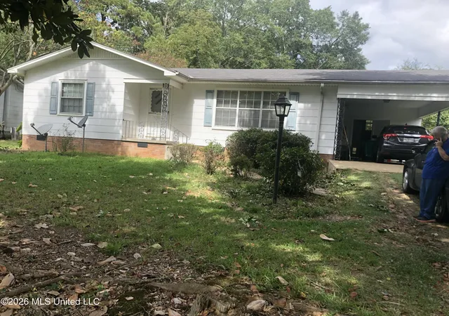 Photo 2 of Single family home for sale at 704 W Monticello St, Brookhaven, MS 39601 | MLS# 4164515 | Listing updated on 2026-10-06