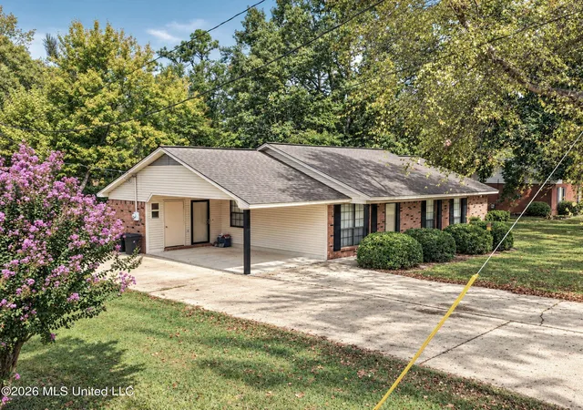Photo 1 of Sale Pending at 115 Marie St, Batesville, MS 38606 | MLS# 4164546 | Listing updated on 2026-10-08