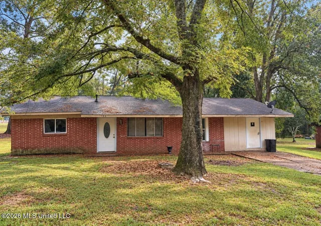 Photo 1 of Sale Pending at 102 Lady Catherine Rd, Pelahatchie, MS 39145 | MLS# 4164757 | Listing updated on 2026-10-26