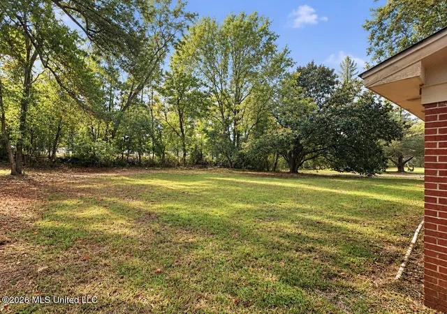 Photo 3 of Sale Pending at 102 Lady Catherine Rd, Pelahatchie, MS 39145 | MLS# 4164757 | Listing updated on 2026-10-26