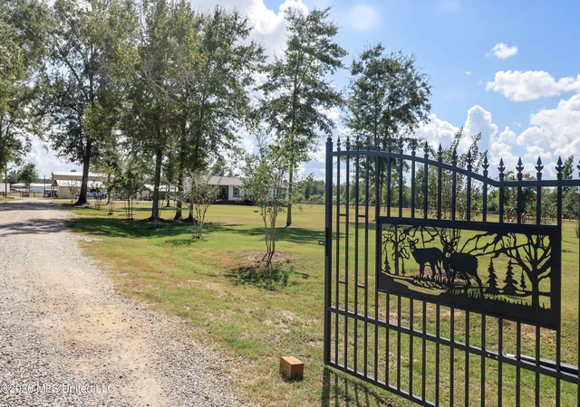 Photo 2 of Manufactured home for sale at 326 W Wire Rd, Perkinston, MS 39573 | MLS# 4164618 | Listing updated on 2026-10-06