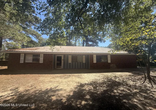 Photo 1 of Sale Pending at 2904 Marwood Dr, Jackson, MS 39212 | MLS# 4164750 | Listing updated on 2026-10-21