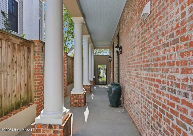Photo 2 of Single family home for sale at 234 N Natchez Dr, Madison, MS 39110 | MLS# 4164694 | Listing updated on 2026-10-19