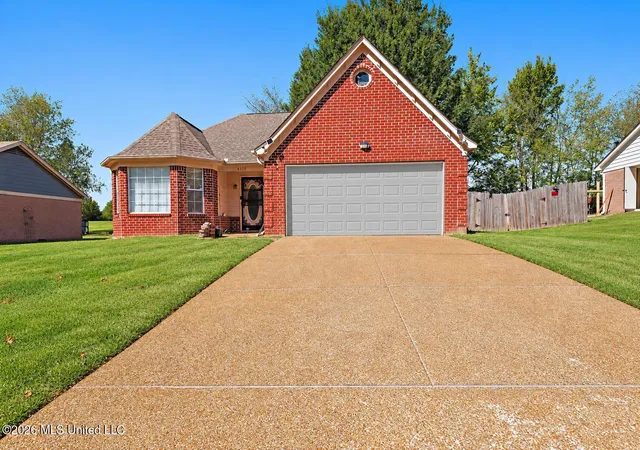 Photo 2 of Single family home for sale at 4320 Shadow Ridge Dr, Horn Lake, MS 38637 | MLS# 4164647 | Listing updated on 2026-10-13