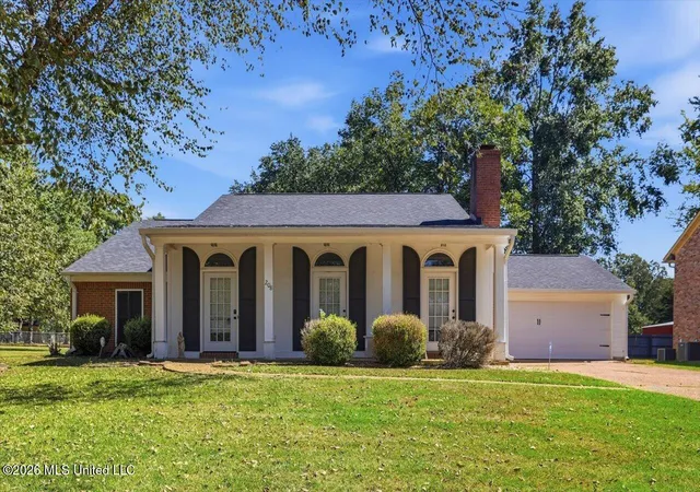 Single family home for sale at 208 Waverly Pl, Ridgeland, MS 39157 | MLS# 4165104