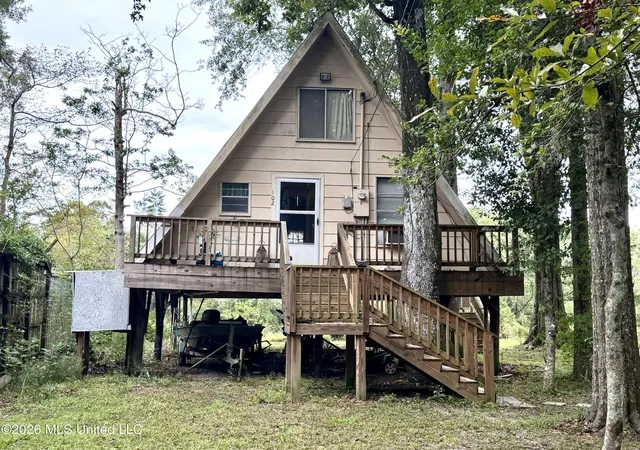 Photo 1 of Single family home for sale at 102 Parkside Dr, Picayune, MS 39466 | MLS# 4164661 | Listing updated on 2026-10-06