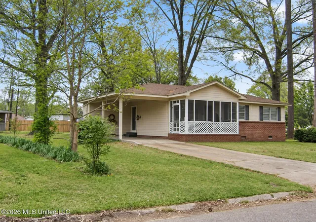 Photo 1 of Sale Pending at 302 Lionel Rd, Pearl, MS 39208 | MLS# 4164780 | Listing updated on 2026-10-24