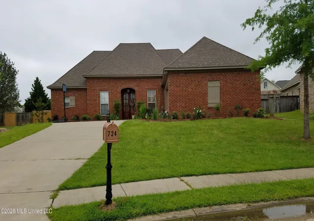 Photo 1 of Single family home for sale at 724 Huntington Cvs, Madison, MS 39110 | MLS# 4164674 | Listing updated on 2026-10-08
