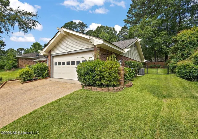 Photo 3 of Single family home for sale at 55 Sunline Dr, Brandon, MS 39042 | MLS# 4164706 | Listing updated on 2026-10-06