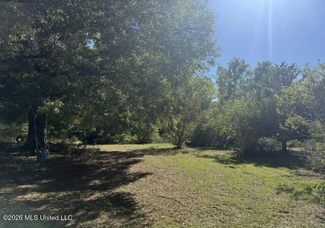 Photo 3 of Manufactured home for sale at 814 Hogan Rd, Holly Springs, MS 38635 | MLS# 4164744 | Listing updated on 2026-10-07