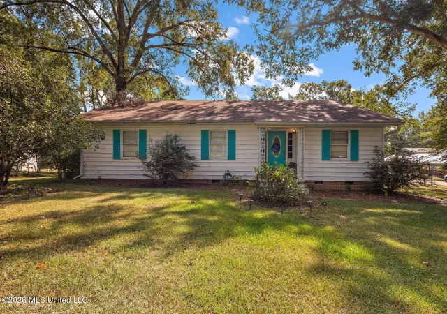 Photo 1 of Single family home for sale at 815 S Jackson St, Brookhaven, MS 39601 | MLS# 4164760 | Listing updated on 2026-10-06