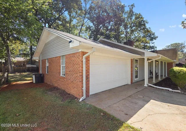 Photo 3 of Sale Pending at 176 Oak Park Dr, Forest, MS 39074 | MLS# 4165008 | Listing updated on 2026-10-20