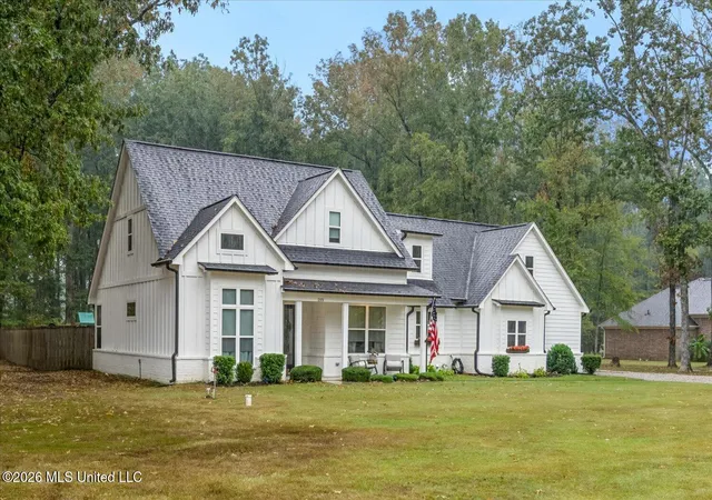 Photo 3 of Single family home for sale at 215 Dry Fld Rd, Byhalia, MS 38611 | MLS# 4164772 | Listing updated on 2026-10-07