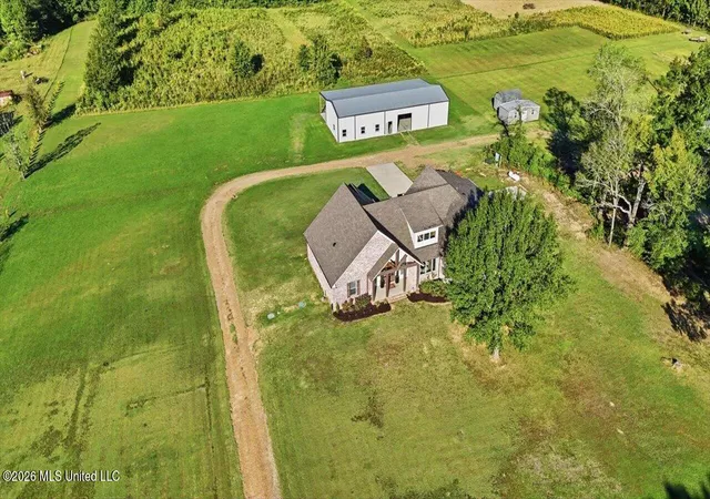 Photo 3 of Single family home for sale at 697 Little Big Mound Rd, Bentonia, MS 39040 | MLS# 4165253 | Listing updated on 2026-10-12