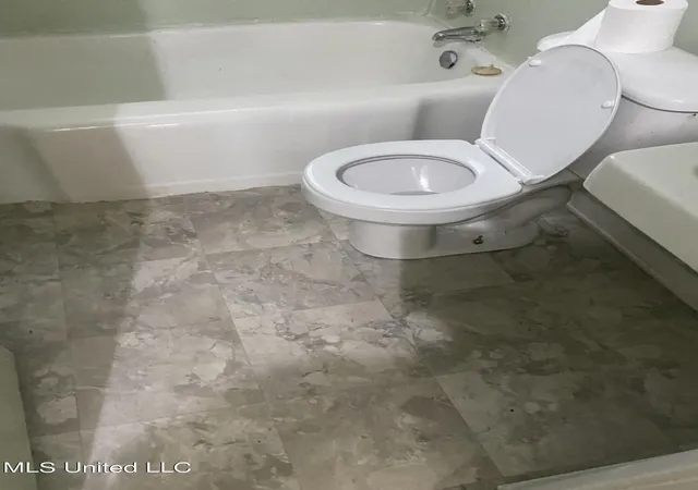 Photo 13 of Single family home for sale at 408 Kinney St, Greenwood, MS 38930 | MLS# 4164776 | Listing updated on 2026-10-07