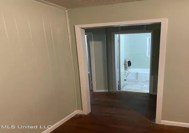 Photo 2 of Single family home for sale at 408 Kinney St, Greenwood, MS 38930 | MLS# 4164776 | Listing updated on 2026-10-07