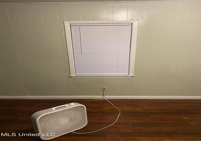 Photo 3 of Single family home for sale at 408 Kinney St, Greenwood, MS 38930 | MLS# 4164776 | Listing updated on 2026-10-07