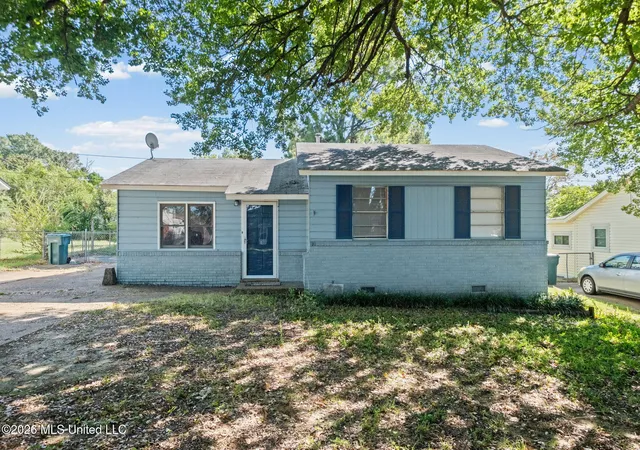 Photo 1 of Sale Pending at 1633 Whitehead Dr, Southaven, MS 38671 | MLS# 4164800 | Listing updated on 2026-10-10