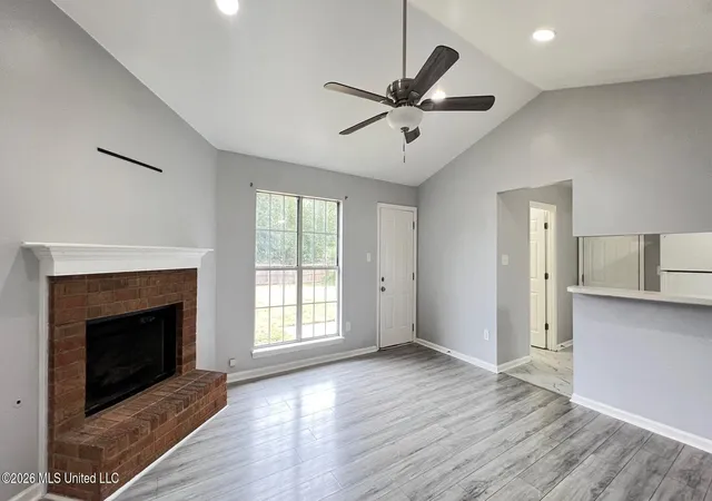 Photo 3 of Sale Pending at 5344 Woodchase Dr, Southaven, MS 38671 | MLS# 4165115 | Listing updated on 2026-10-21