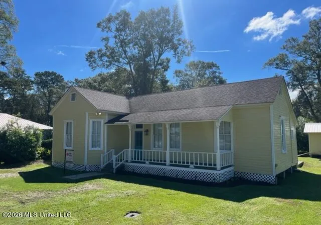 Photo 1 of Single family home for sale at 214 E 7th Street, Picayune, MS 39466 | MLS# 4164847 | Listing updated on 2026-10-07