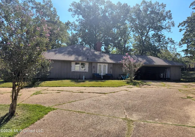 Photo 2 of Single family home for sale at 443 Cheyenne Ln, Madison, MS 39110 | MLS# 4164835 | Listing updated on 2026-10-07