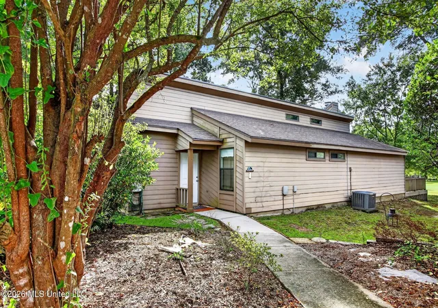 Photo 1 of Single family home for sale at 1 Pelican Cvs, Diamondhead, MS 39525 | MLS# 4164817 | Listing updated on 2026-10-07