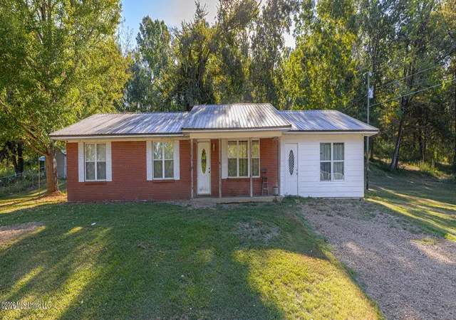 Photo 1 of Single family home for sale at 3000 Old Hwy 3, Yazoo City, MS 39194 | MLS# 4164874 | Listing updated on 2026-10-09