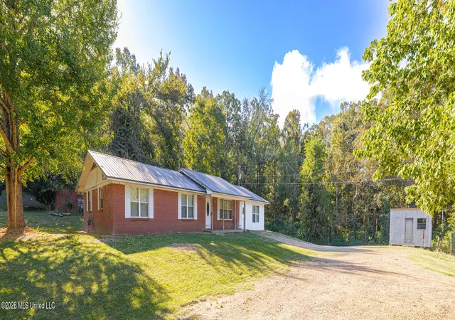 Photo 2 of Single family home for sale at 3000 Old Hwy 3, Yazoo City, MS 39194 | MLS# 4164874 | Listing updated on 2026-10-09