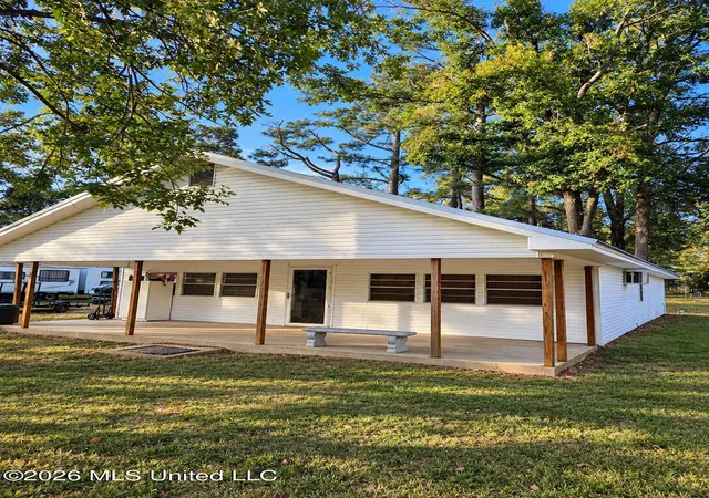 Photo 1 of Single family home for sale at 81 Ellzey Dr, Sardis, MS 38666 | MLS# 4164876 | Listing updated on 2026-10-09